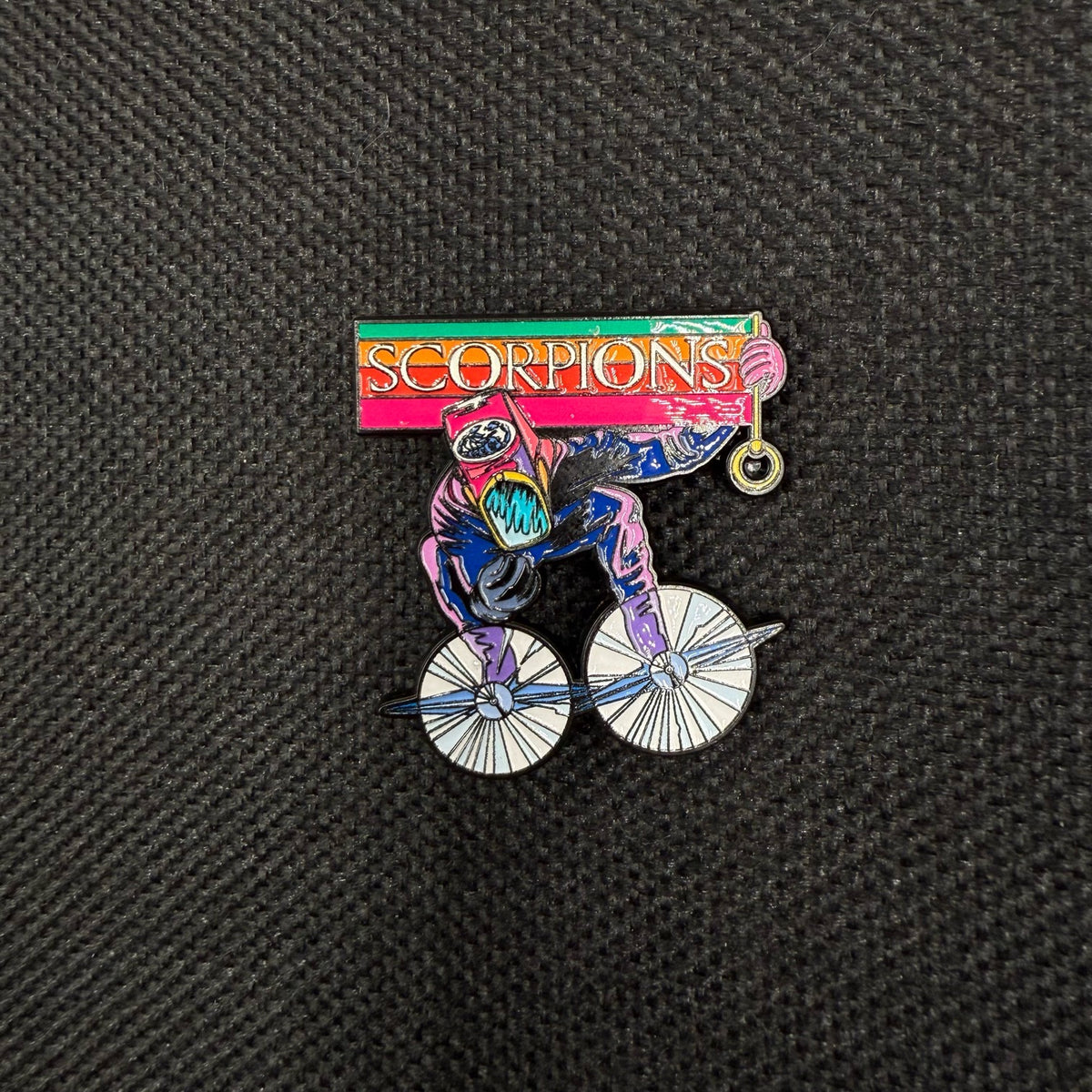 Scorpions - Fly To The Rainbow - Pin